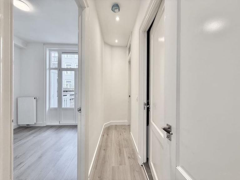 Available Now: 3 Bedrooms in De Pijp - Image 10