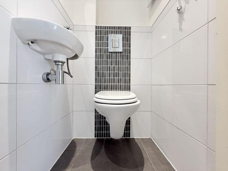 Available Now: 3 Bedrooms in De Pijp - Image 15