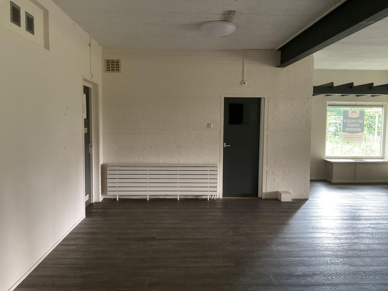 Anti-squat room in former school building - Image 2