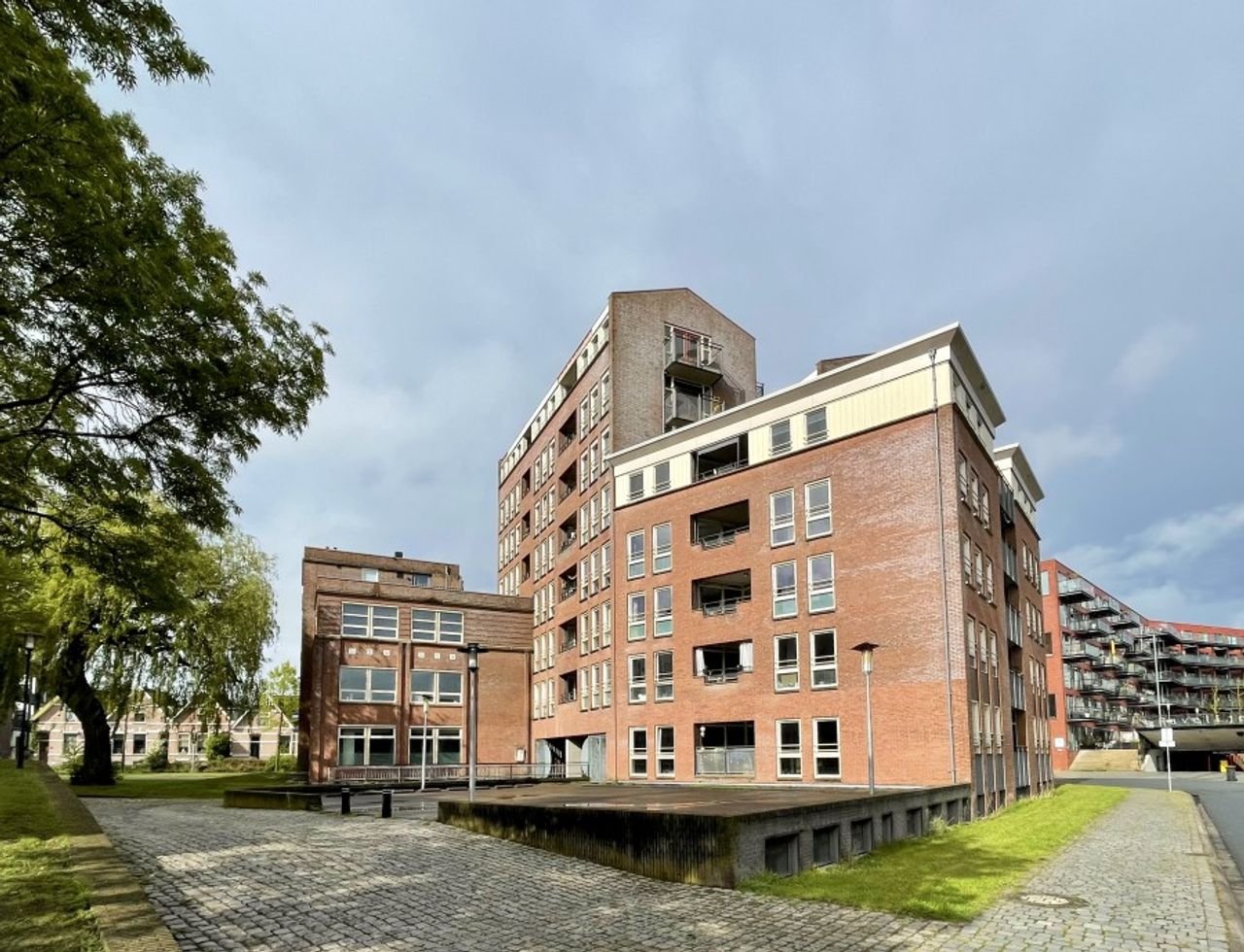 Licht 3-kamer appartement met eigen parking - Afbeelding 1