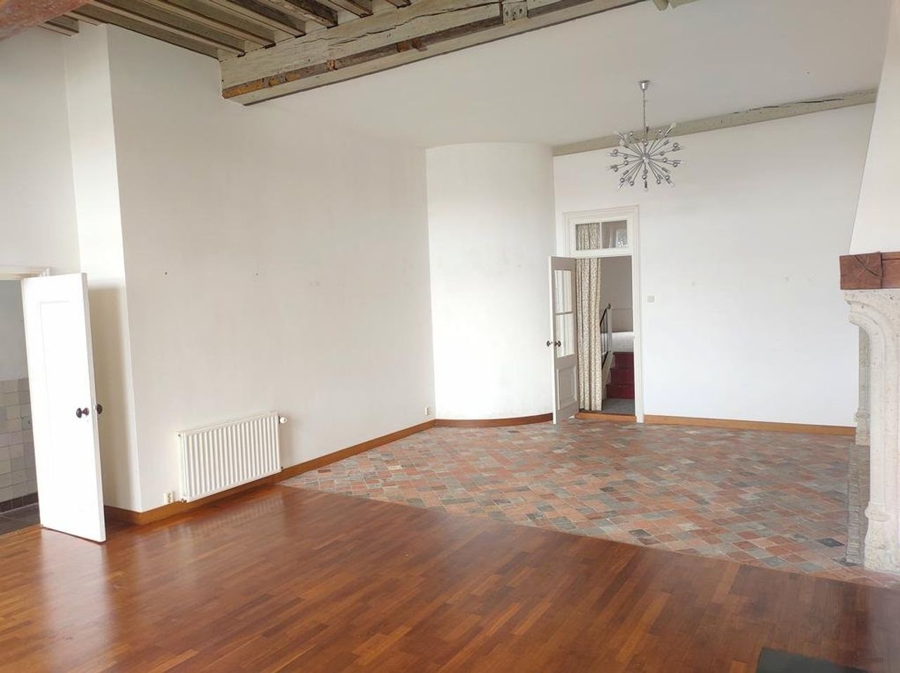 Monumental townhouse by the harbor - Image 6