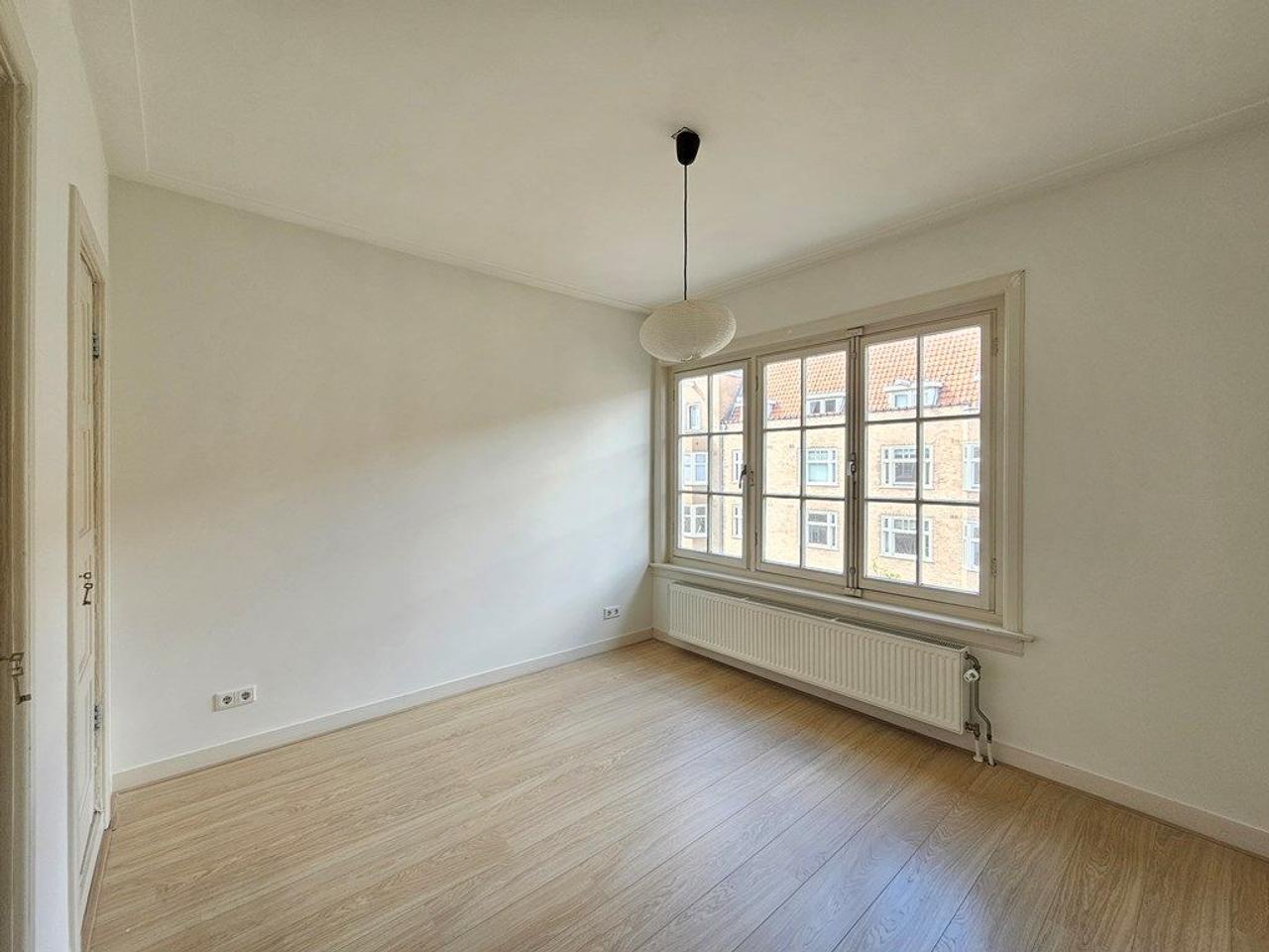 100 m², 3 bedrooms & south-facing balcony - Image 13