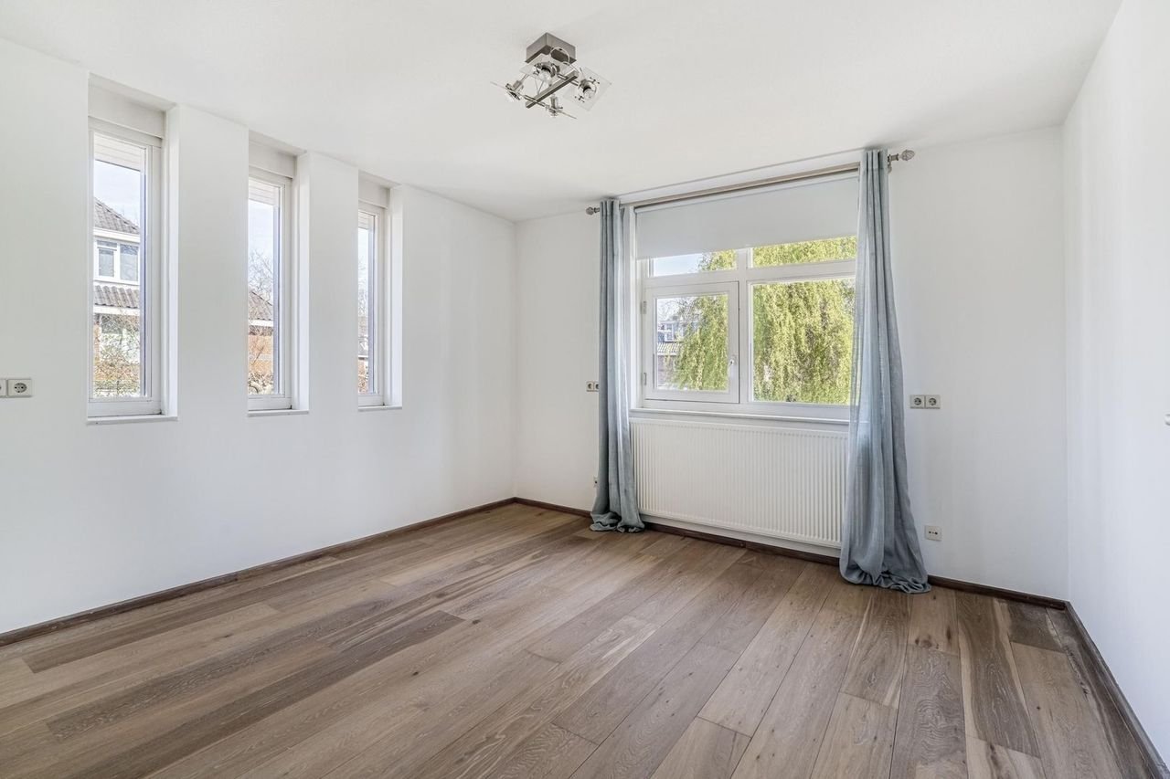 Spacious family home with garden in Ypenburg - Image 13