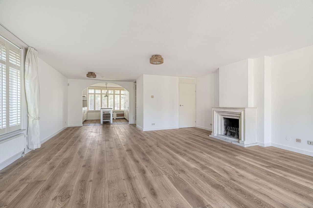 Spacious family home with garden in Ypenburg - Image 1