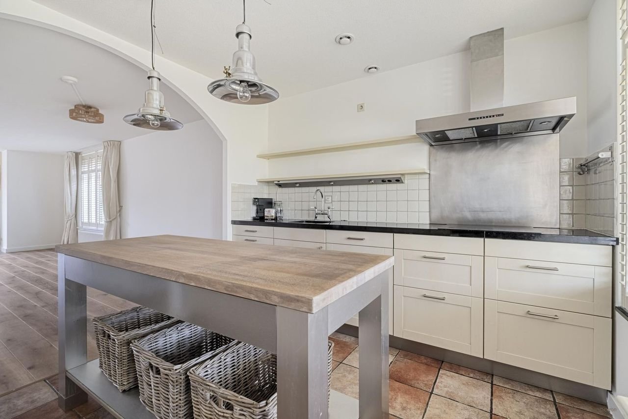 Spacious family home with garden in Ypenburg - Image 8