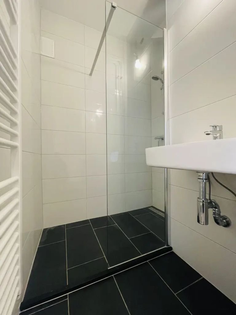 Licht 4-kamer appartement in Bezuidenhout - Afbeelding 2