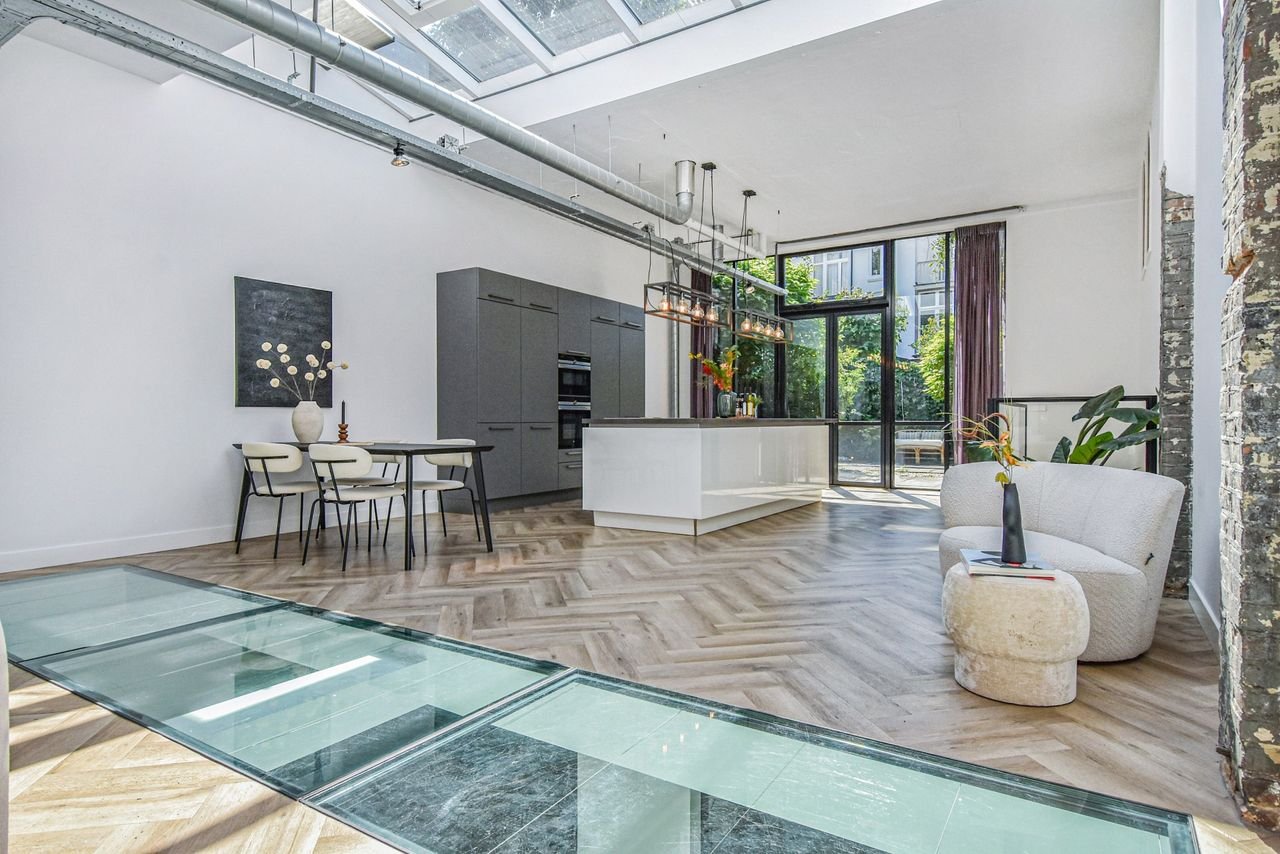 Double ground-floor apartment with southwest-facing garden - Image 1