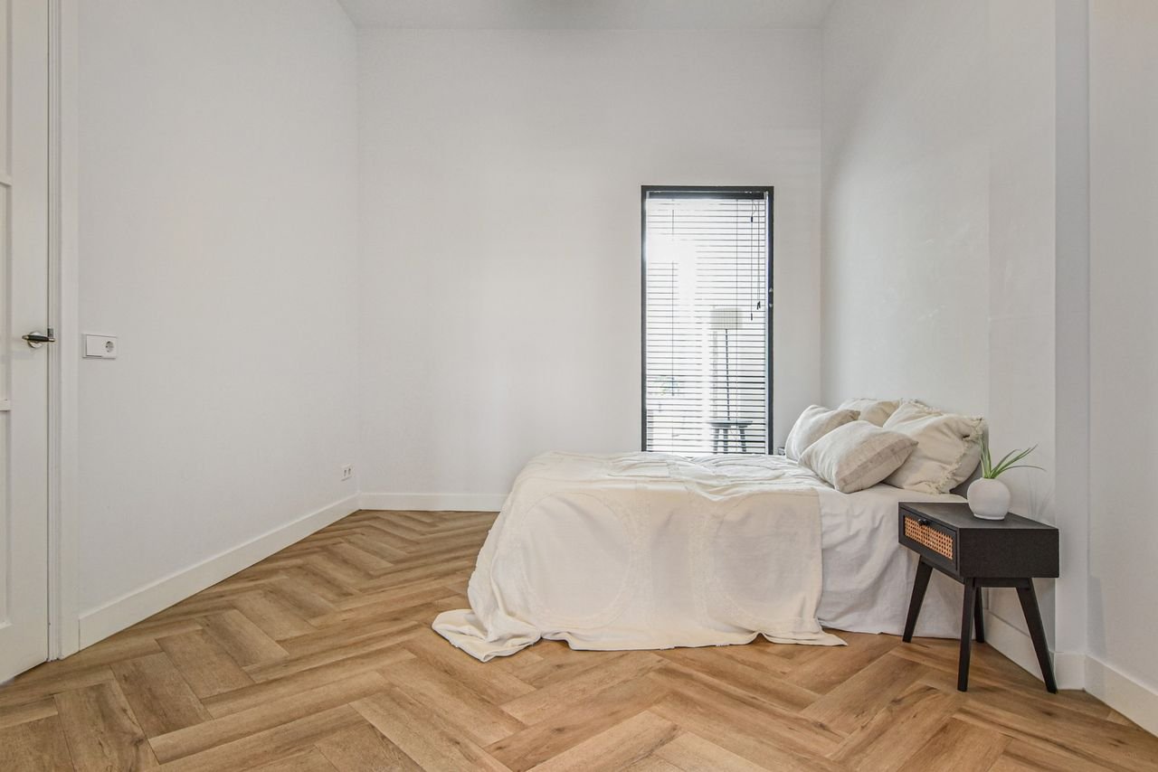 Double ground-floor apartment with southwest-facing garden - Image 5