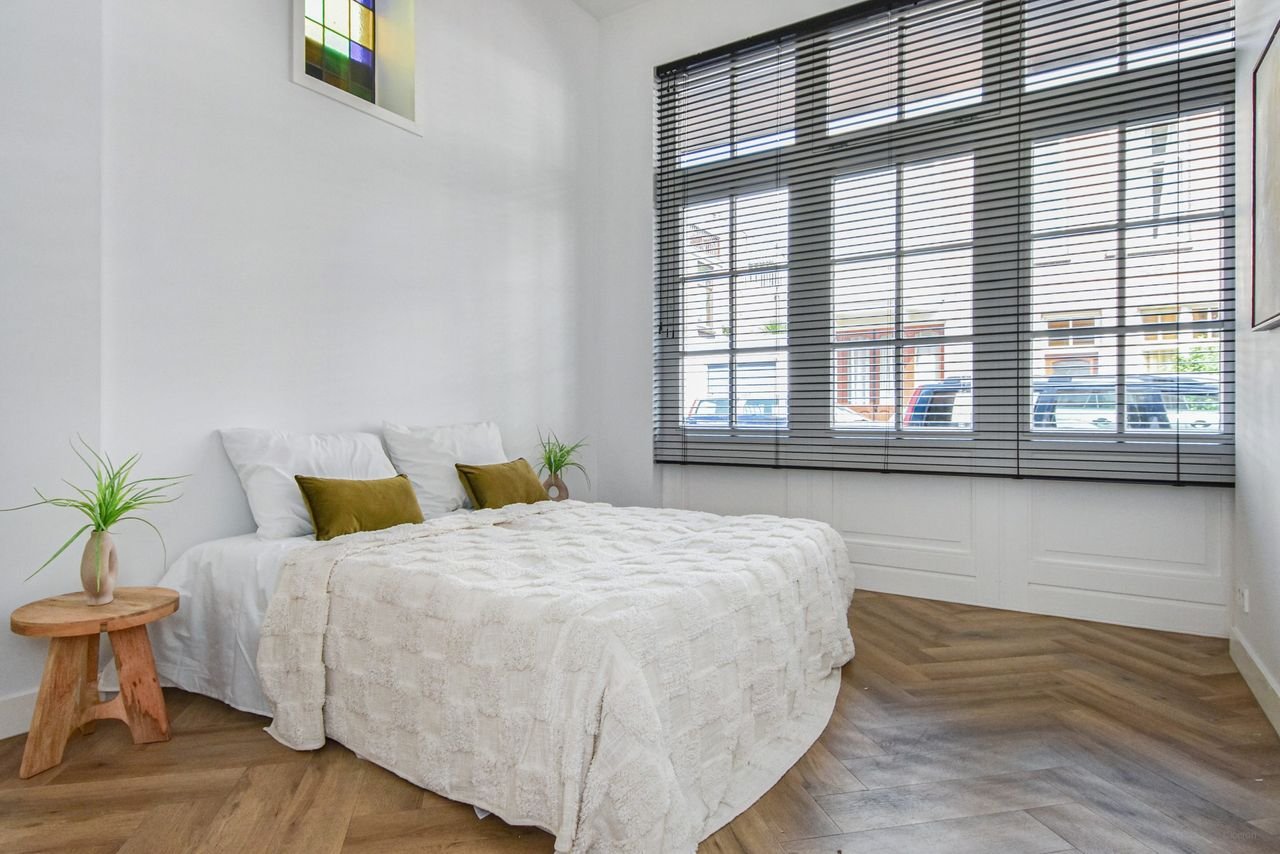 Double ground-floor apartment with southwest-facing garden - Image 8