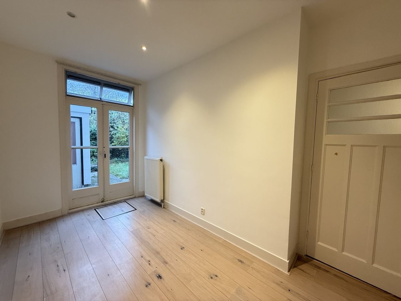 Ground floor apartment with sunny garden - Image 12