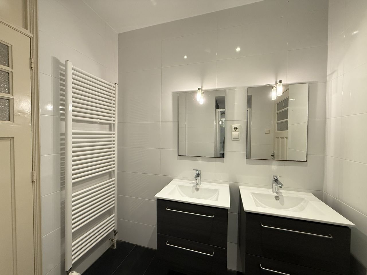 Ground floor apartment with sunny garden - Image 10