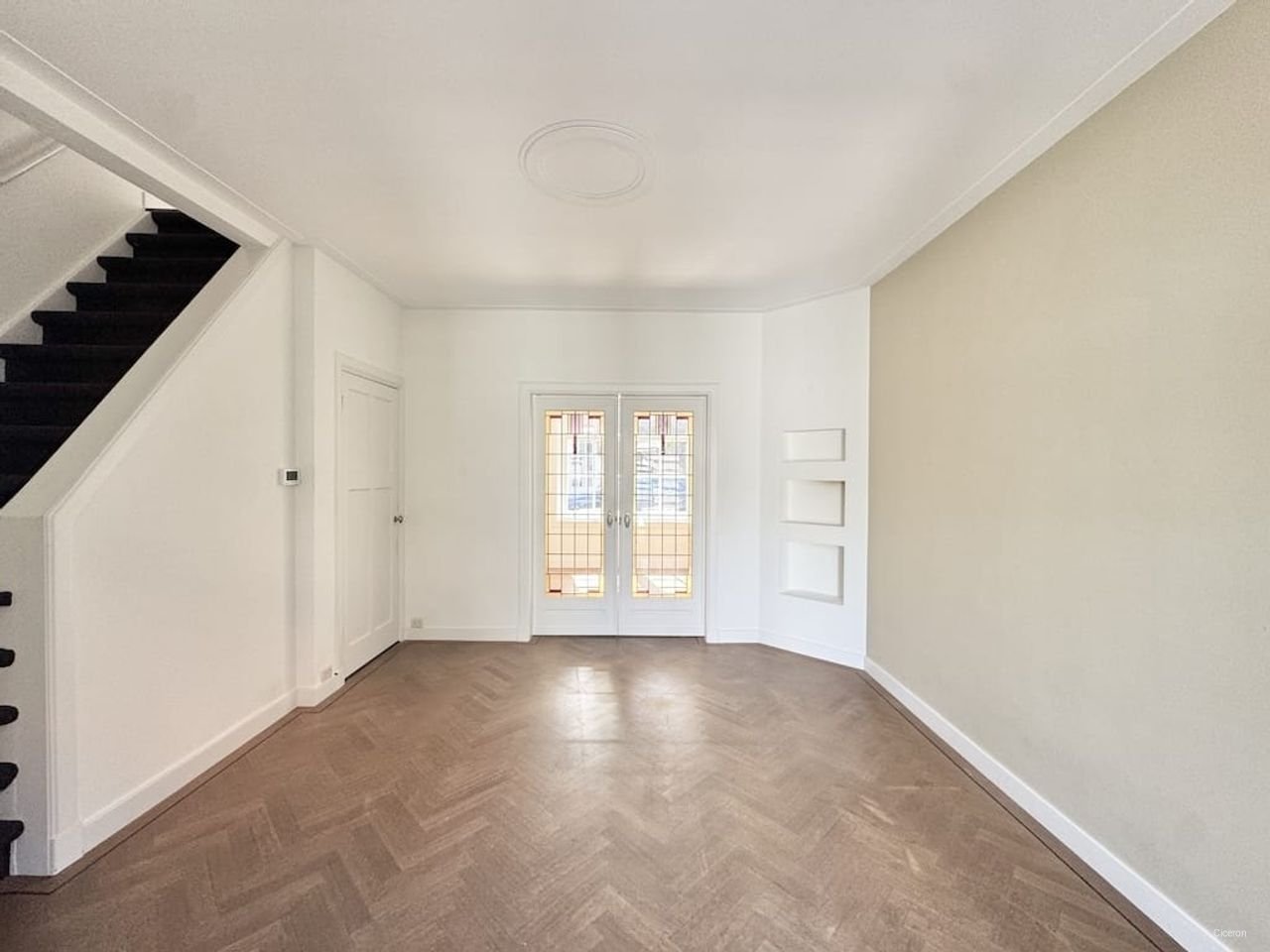 3-Bedroom Townhouse with Patio in Naarden - Image 2