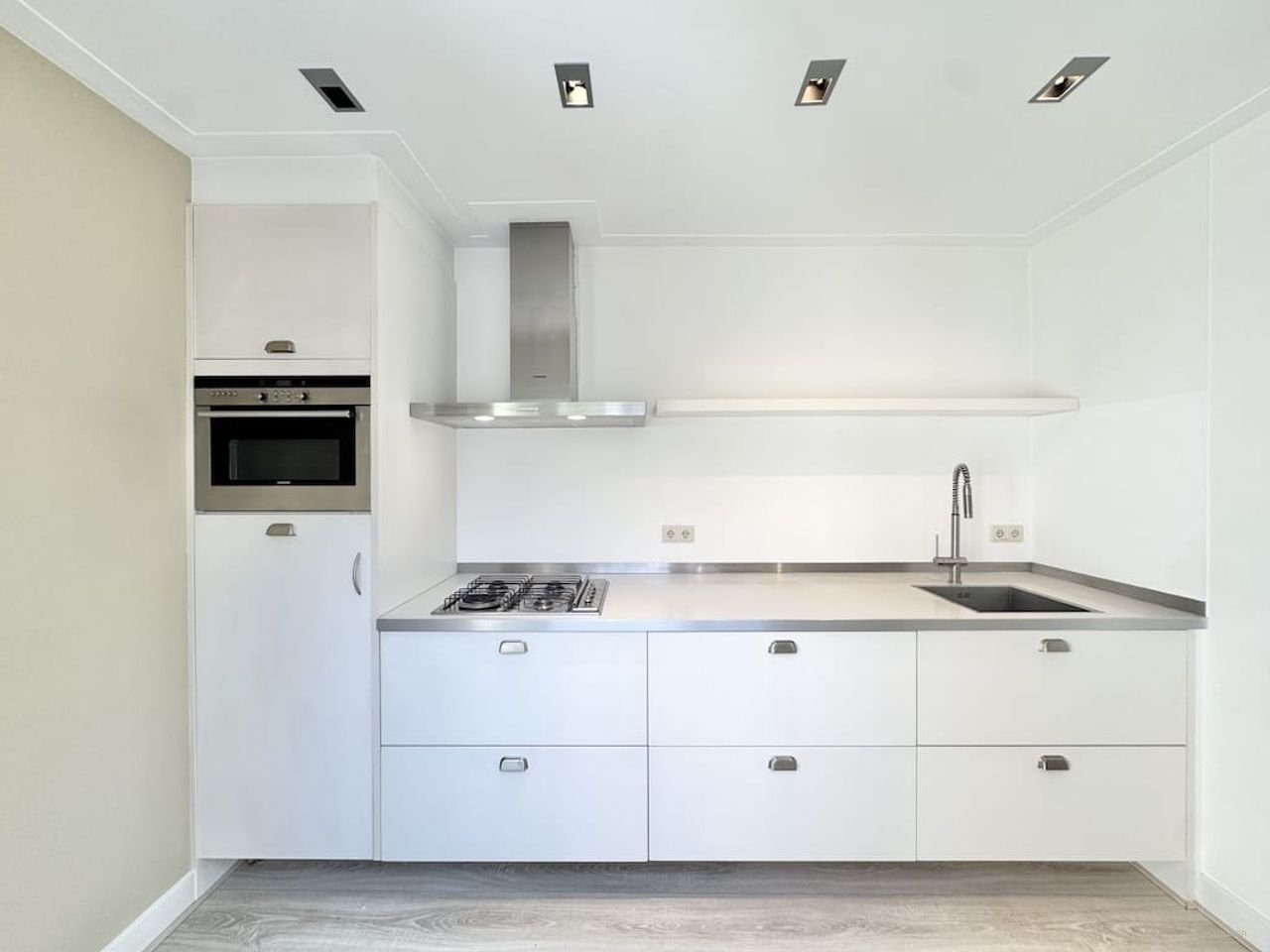 3-Bedroom Townhouse with Patio in Naarden - Image 6