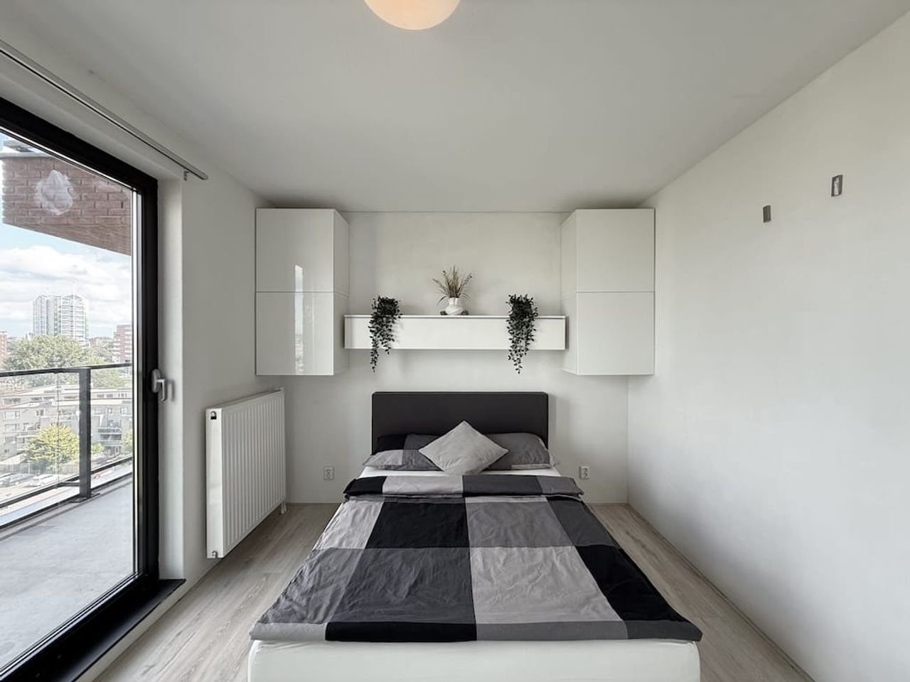 Gemeubileerd 3-kamerappartement met balkon - Afbeelding 12