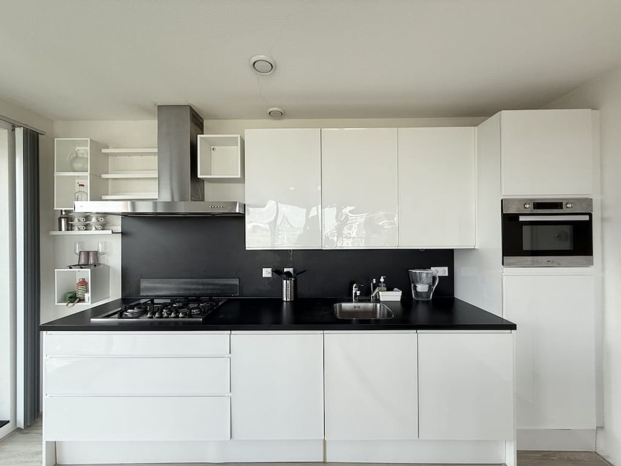 Gemeubileerd 3-kamerappartement met balkon - Afbeelding 4