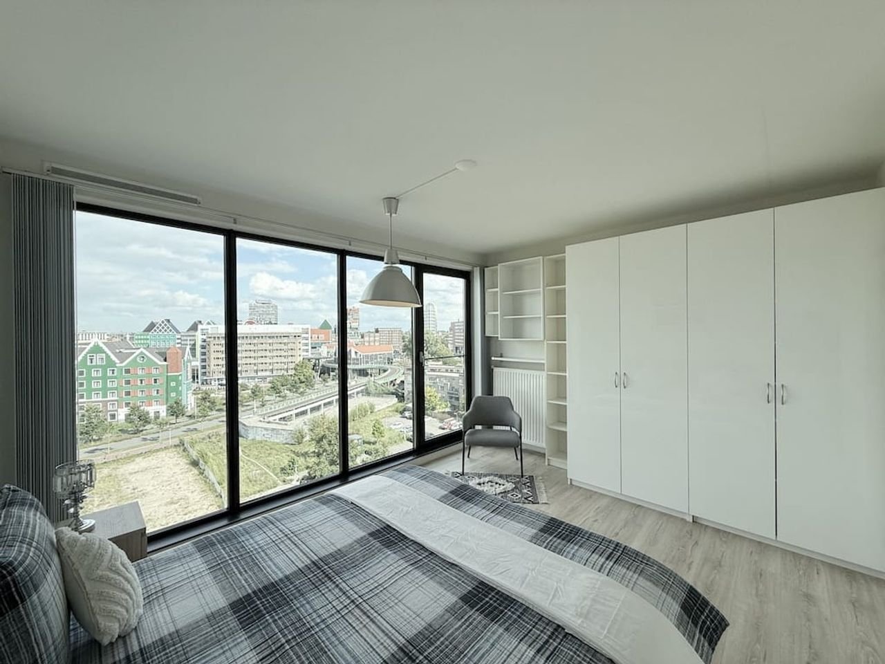 Gemeubileerd 3-kamerappartement met balkon - Afbeelding 9