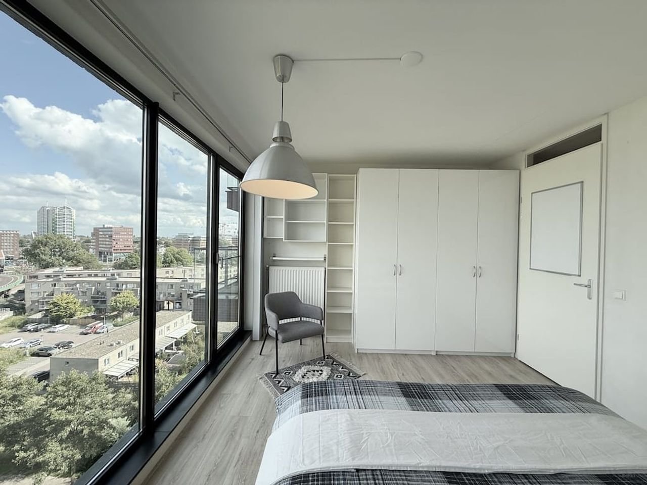 Gemeubileerd 3-kamerappartement met balkon - Afbeelding 10