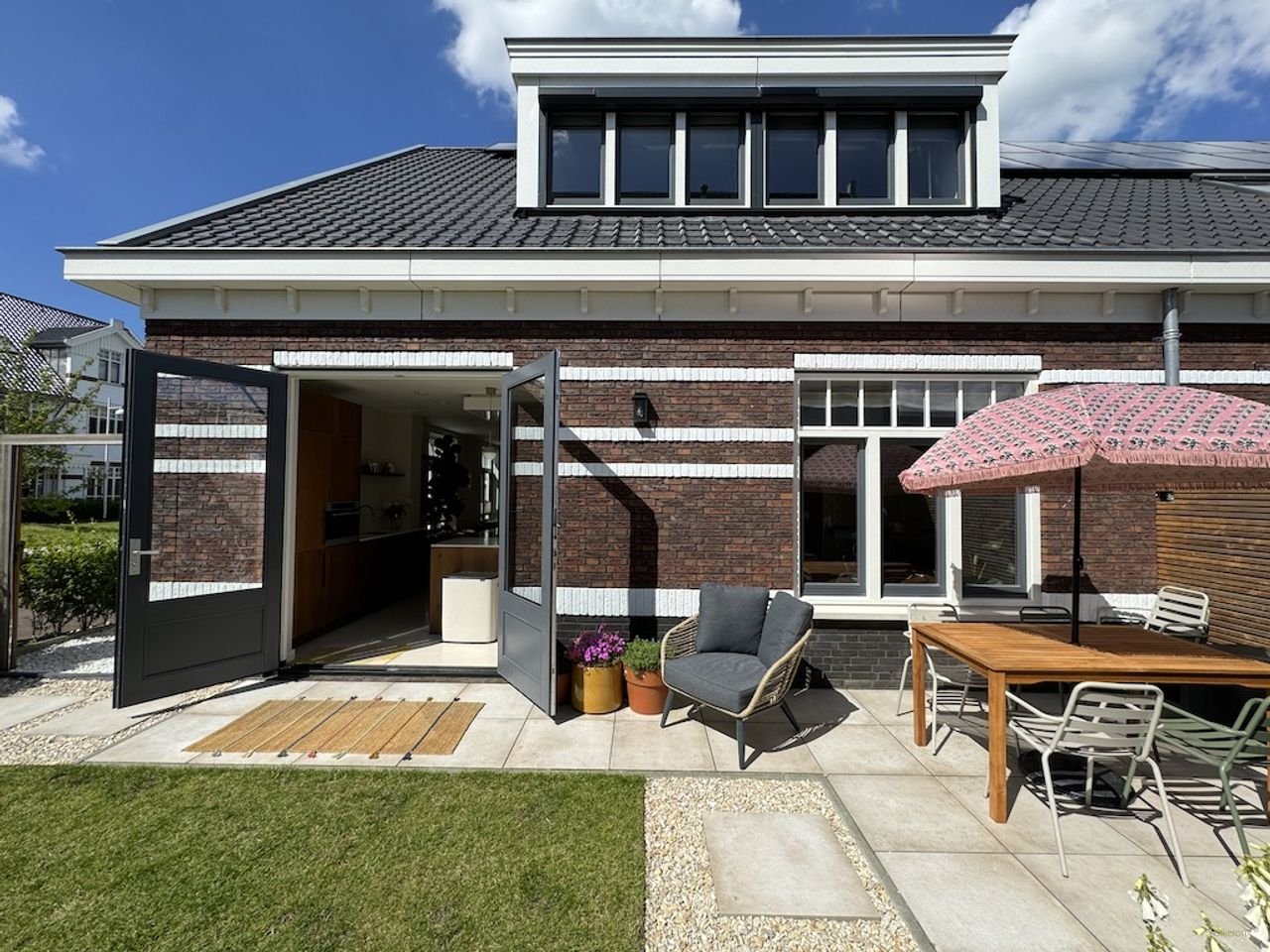 Ruime gezinswoning met tuin in Weespersluis - Afbeelding 2