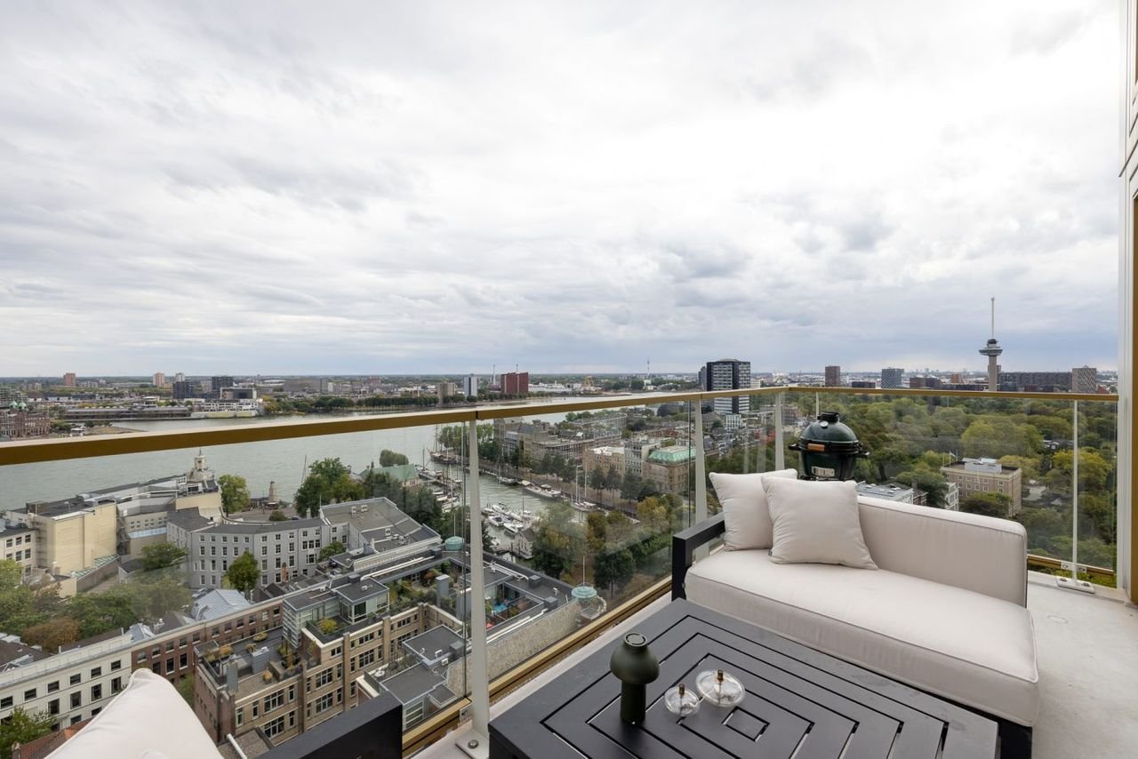 Spacious Penthouse with Maas River View (303 m²) - Image 34