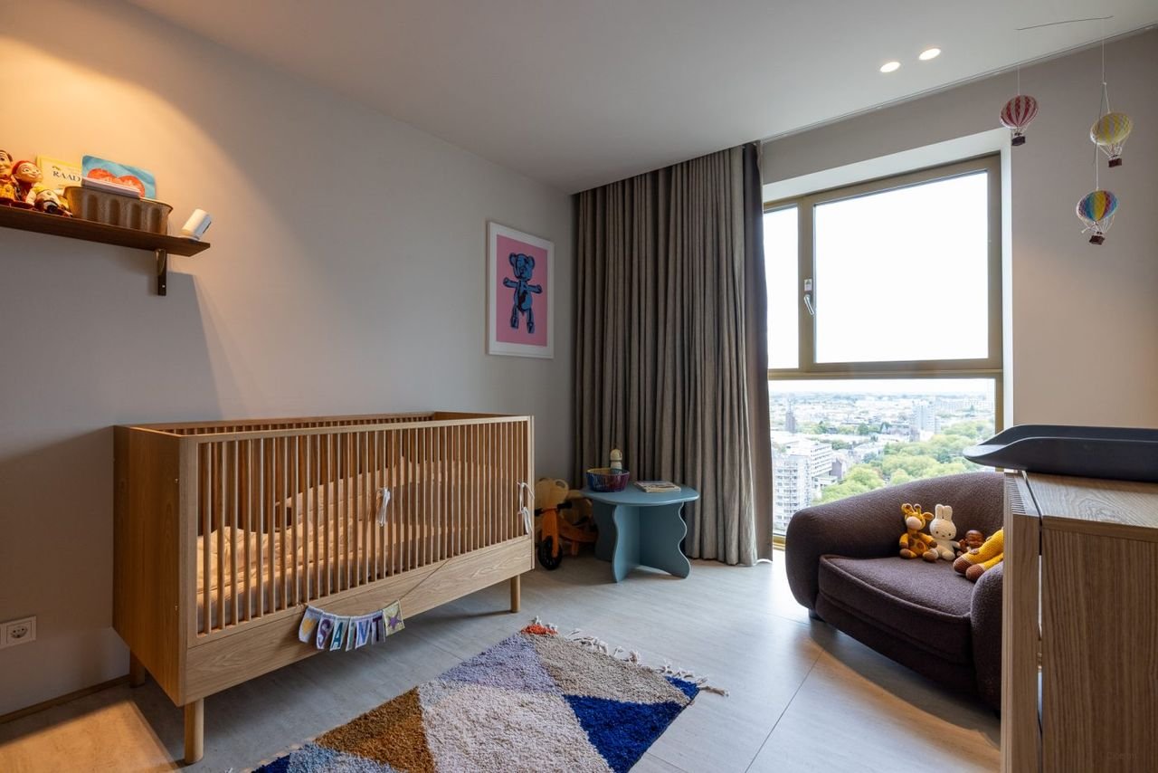 Spacious Penthouse with Maas River View (303 m²) - Image 20