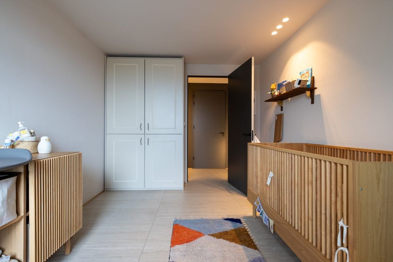 Spacious Penthouse with Maas River View (303 m²) - Image 21