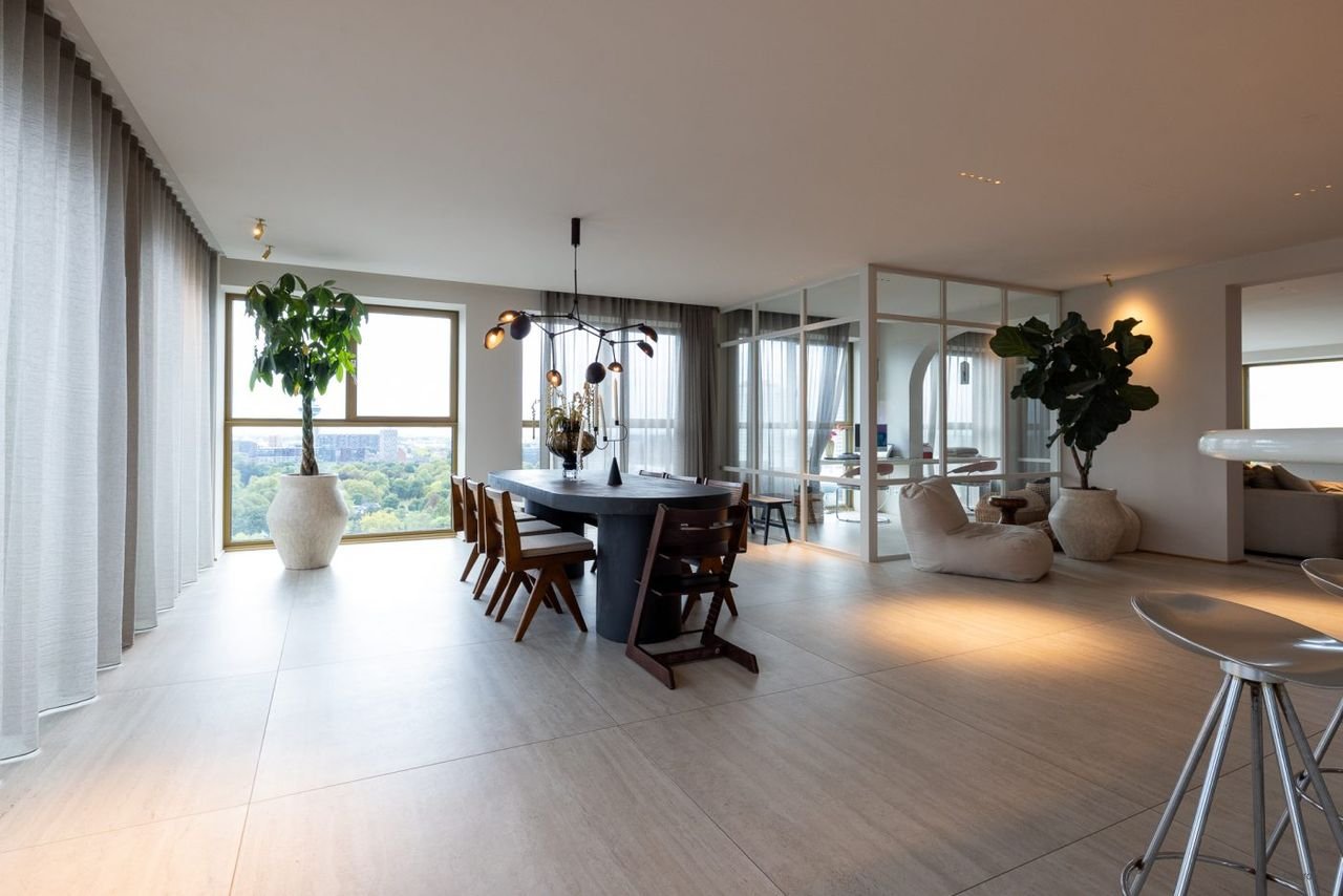 Spacious Penthouse with Maas River View (303 m²) - Image 10