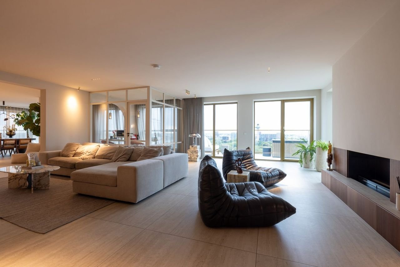 Spacious Penthouse with Maas River View (303 m²) - Image 1