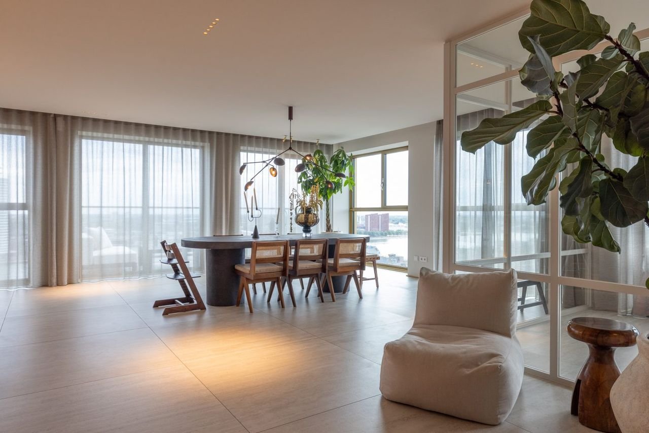 Spacious Penthouse with Maas River View (303 m²) - Image 8
