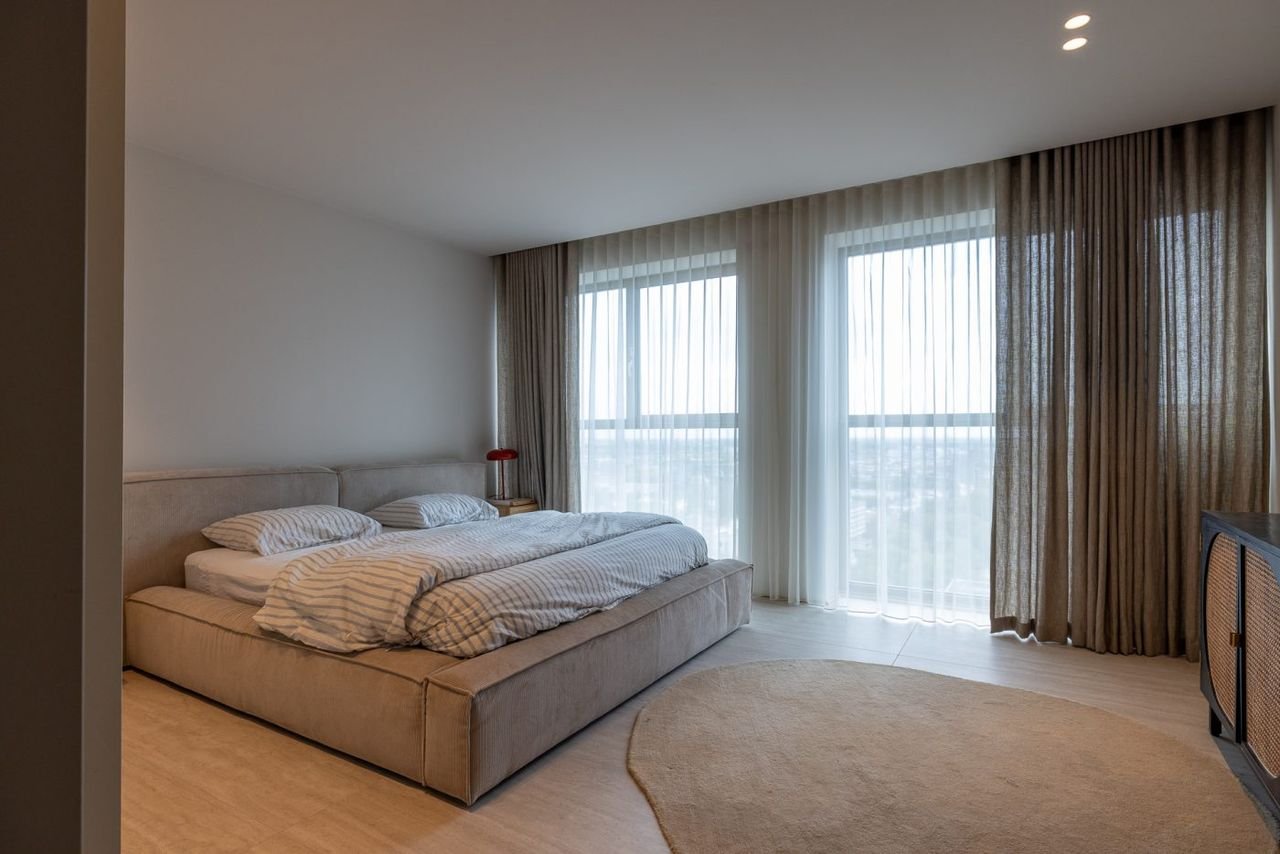 Spacious Penthouse with Maas River View (303 m²) - Image 18