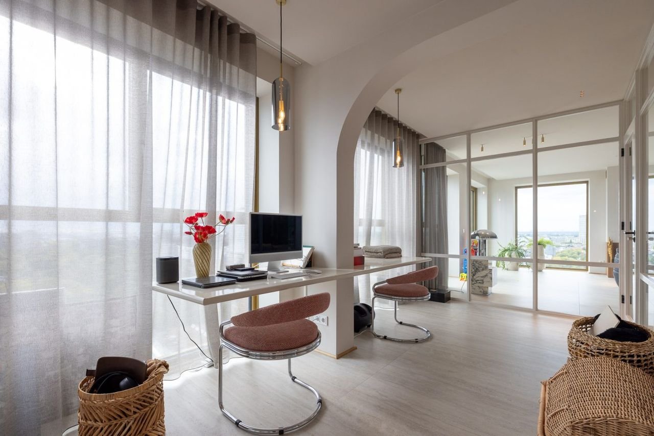 Spacious Penthouse with Maas River View (303 m²) - Image 15