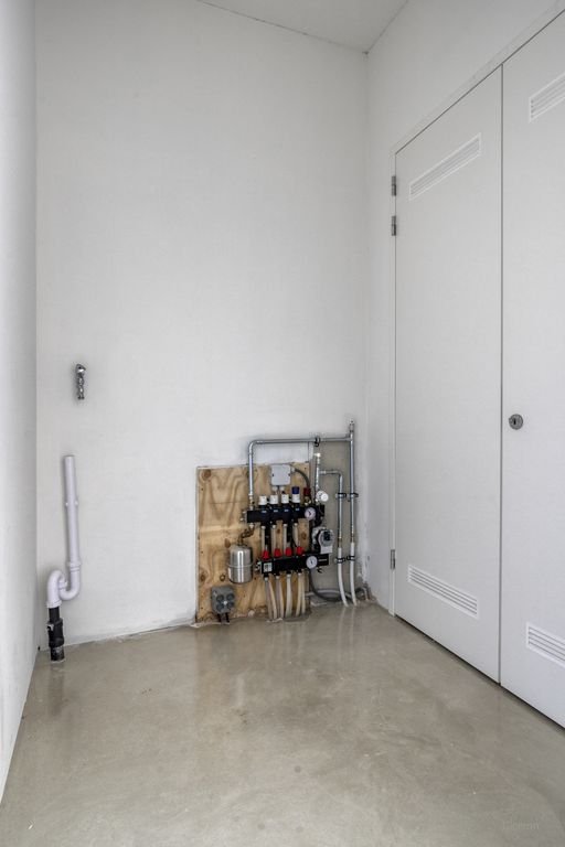 Spacious living on the 28th floor (151 m²) - Image 15