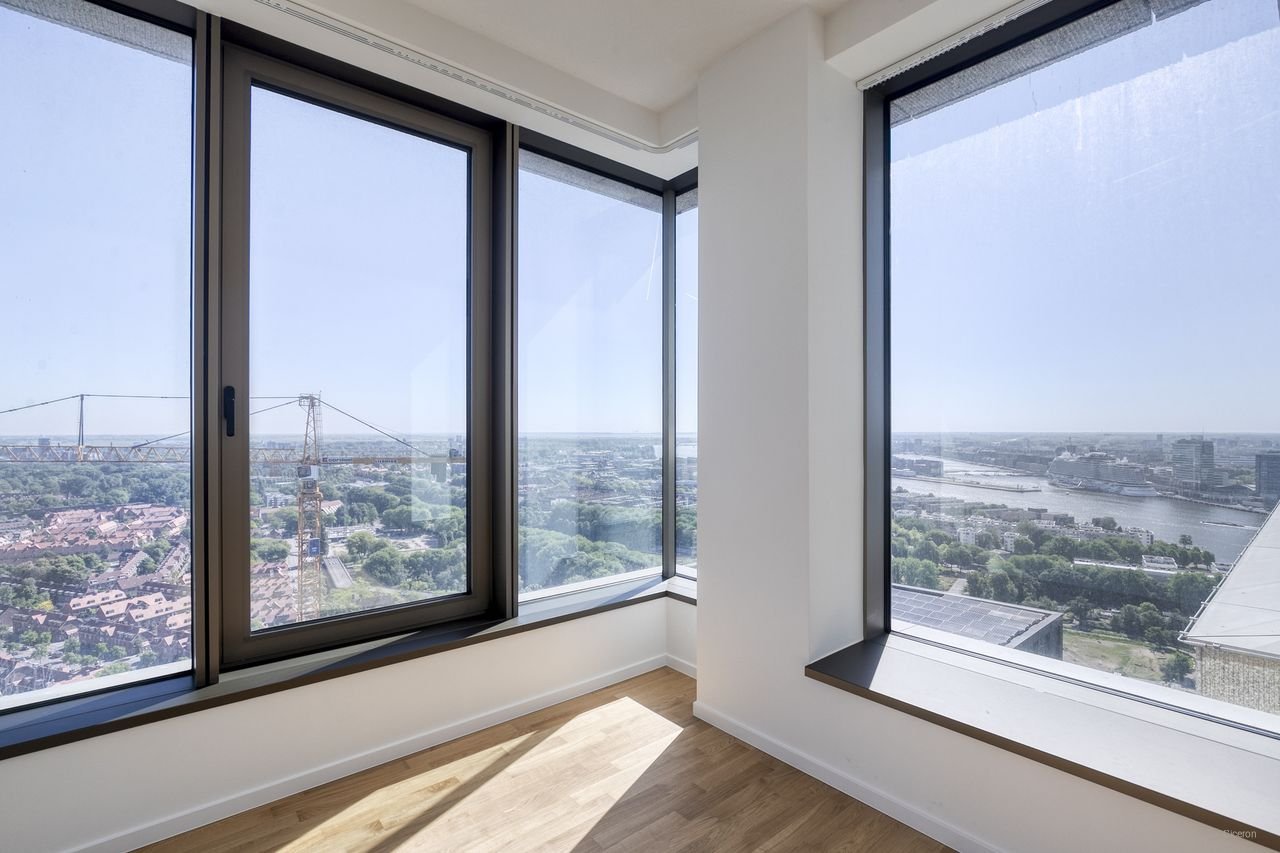Spacious living on the 28th floor (151 m²) - Image 7