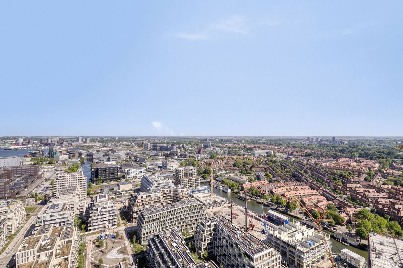 Spacious living on the 28th floor (151 m²) - Image 14