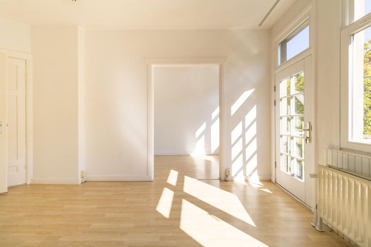 Licht appartement met twee balkons - Afbeelding 4