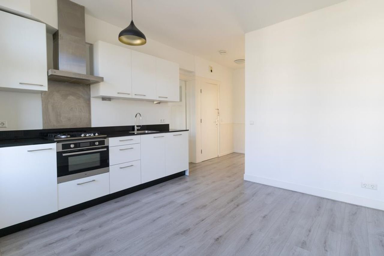 Licht appartement met twee balkons - Afbeelding 14