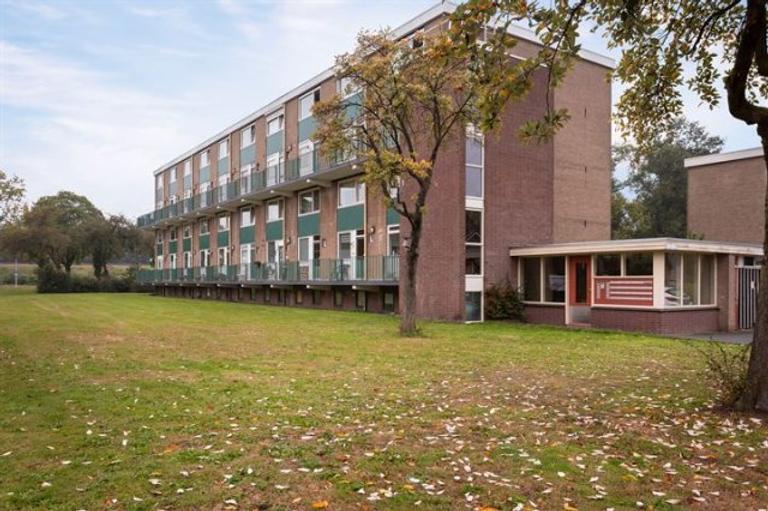 Maisonette with 3 bedrooms and garden - Image 1