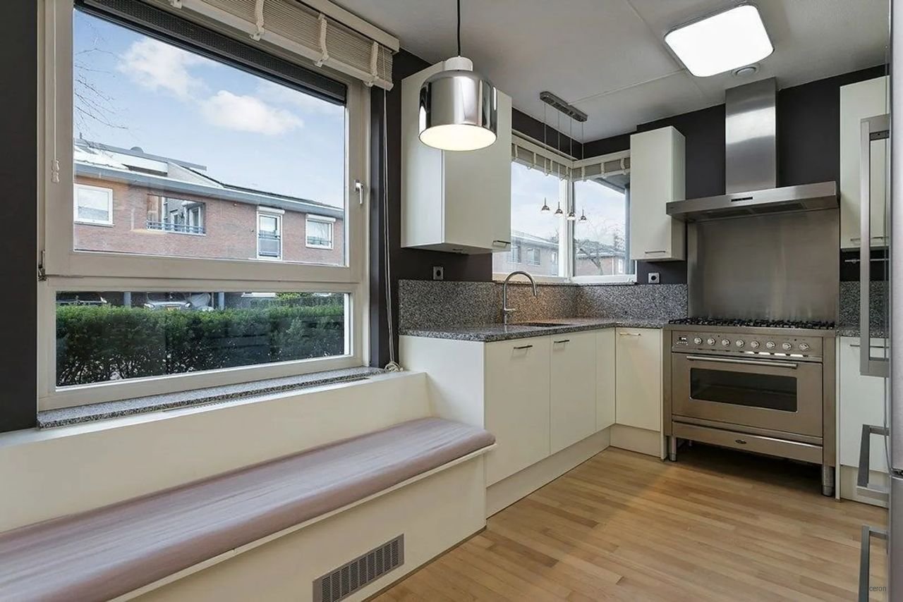 Spacious family home in Amstelveen: 185m² with garden - Image 11