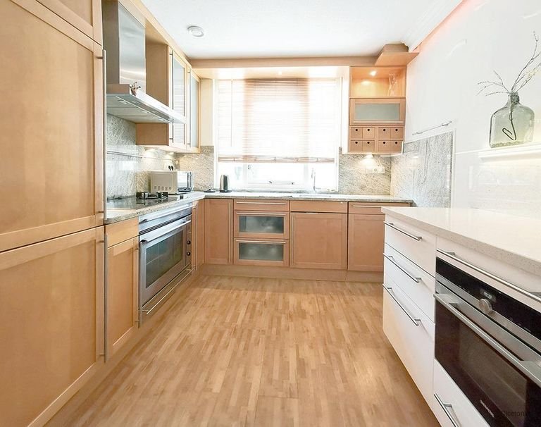 Spacious family home in leafy Westwijk - Image 5