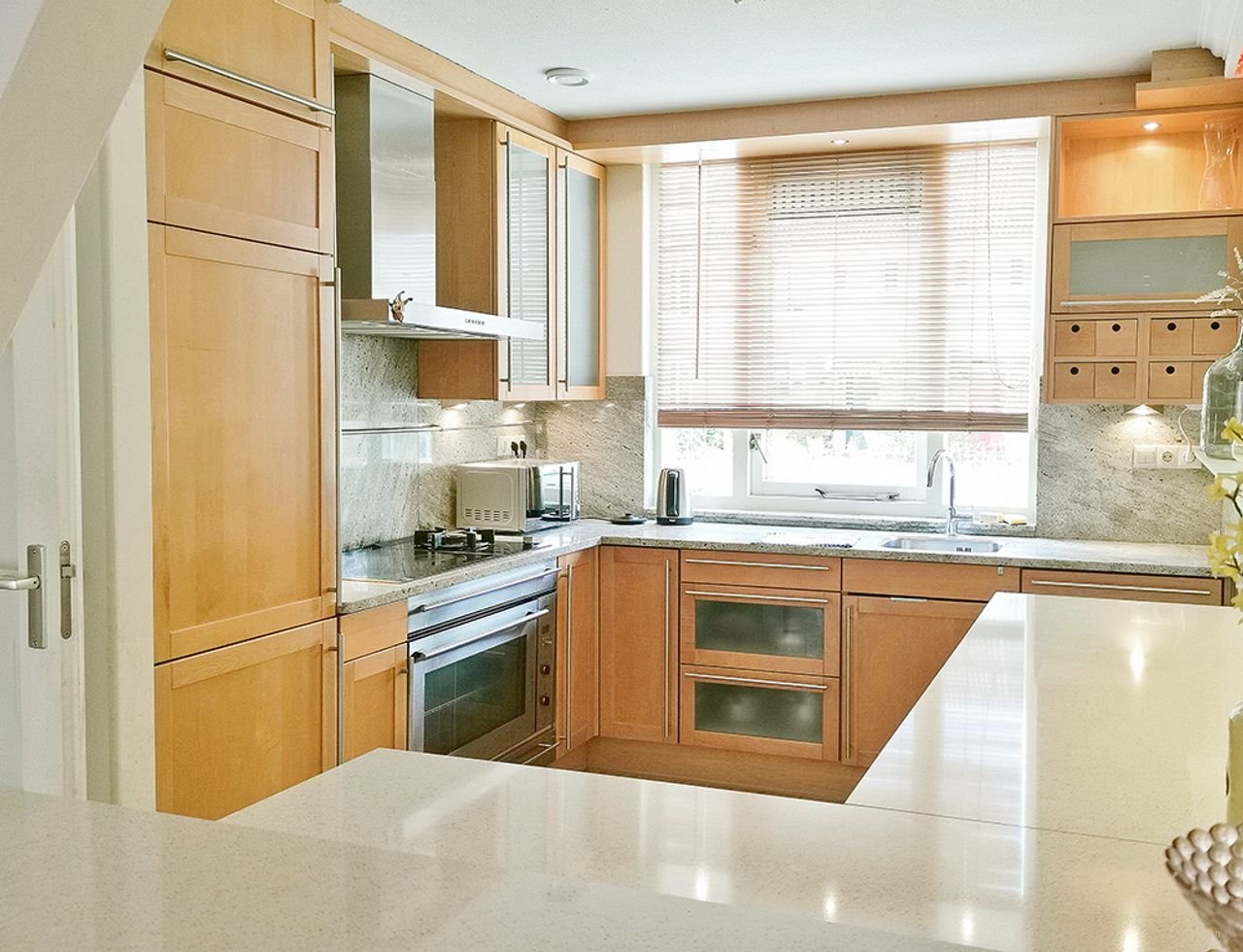 Spacious family home in leafy Westwijk - Image 7