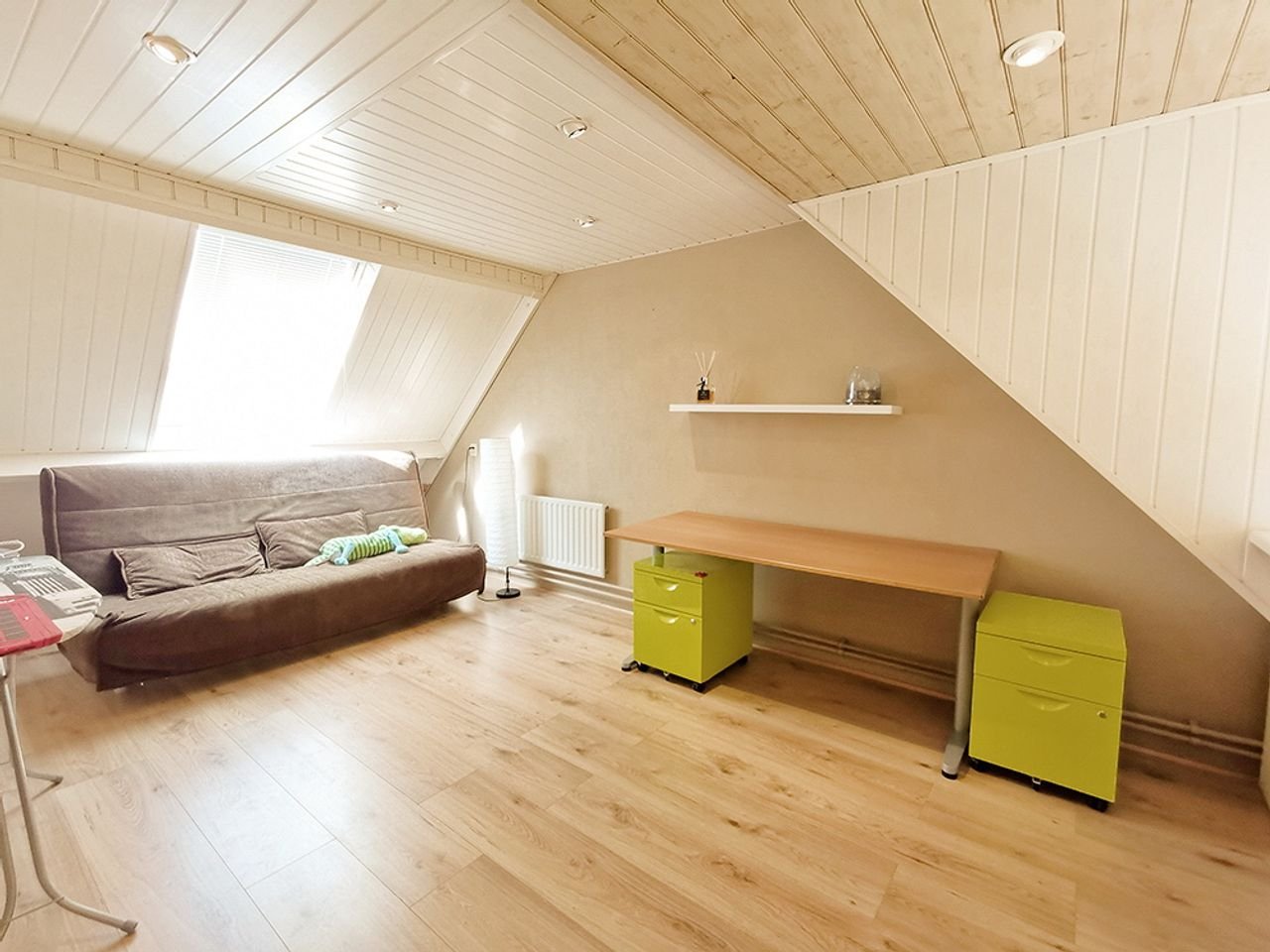 Spacious family home in leafy Westwijk - Image 14