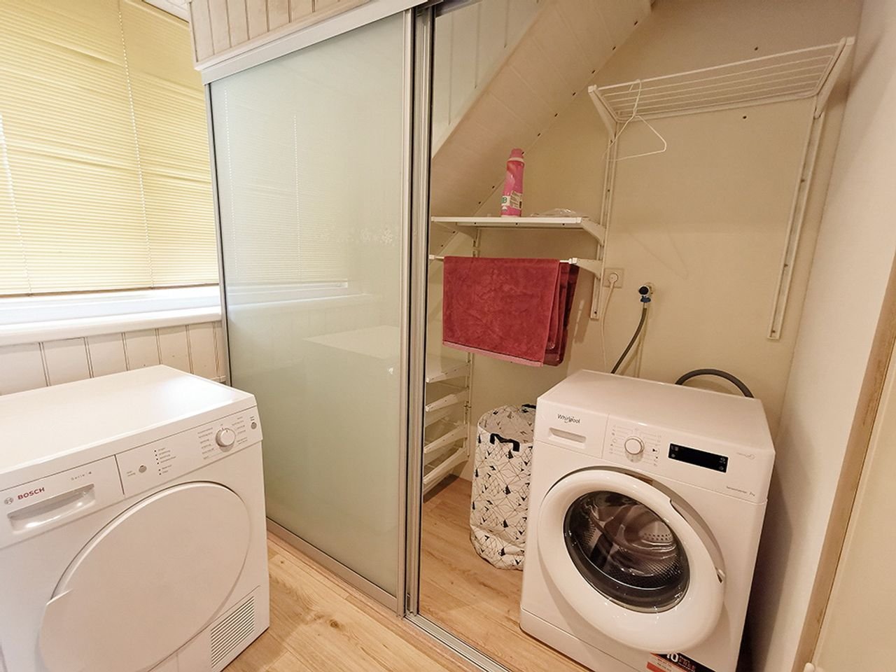 Spacious family home in leafy Westwijk - Image 10