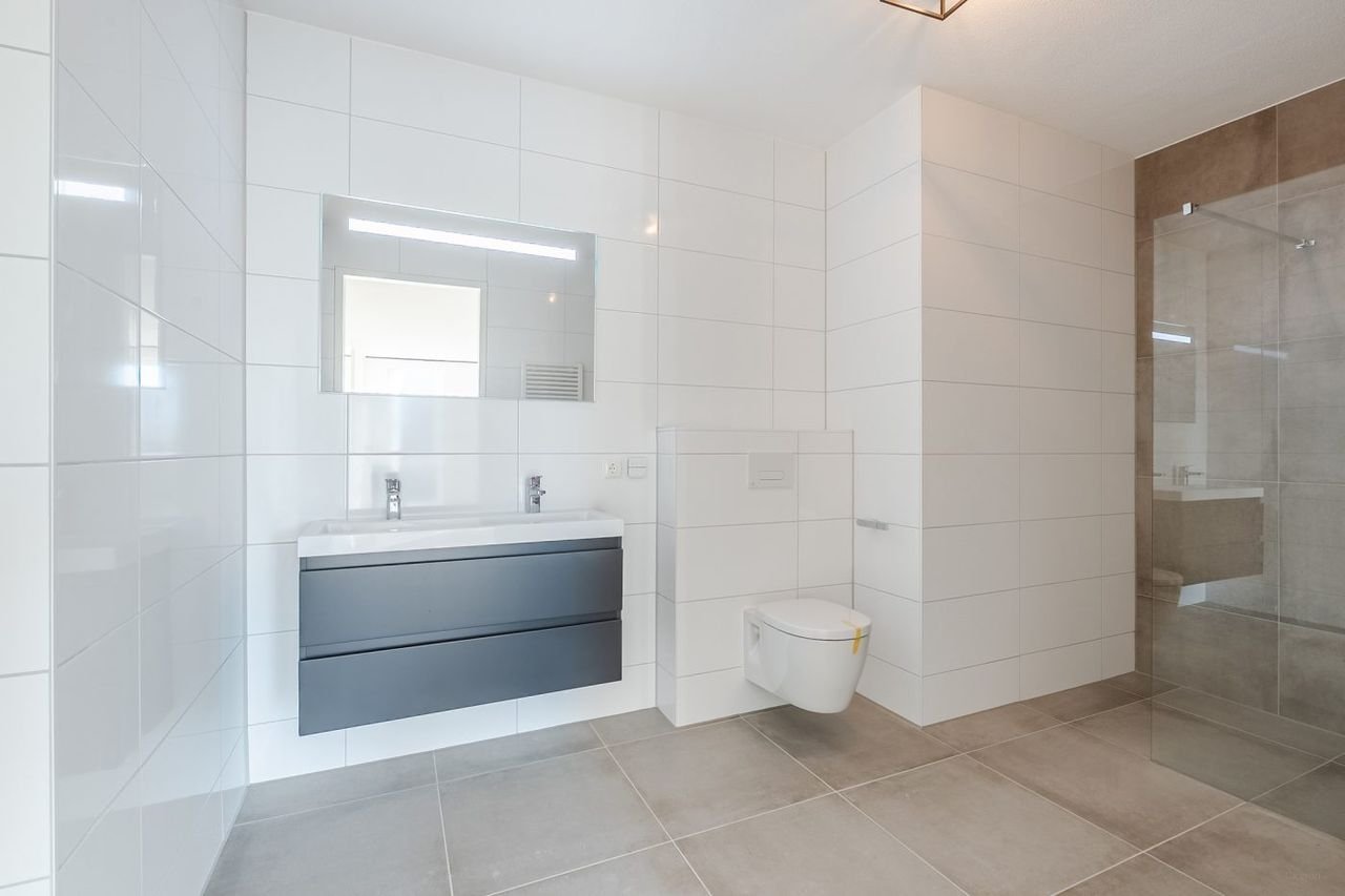 Brand new 145 m² apartment - Image 16