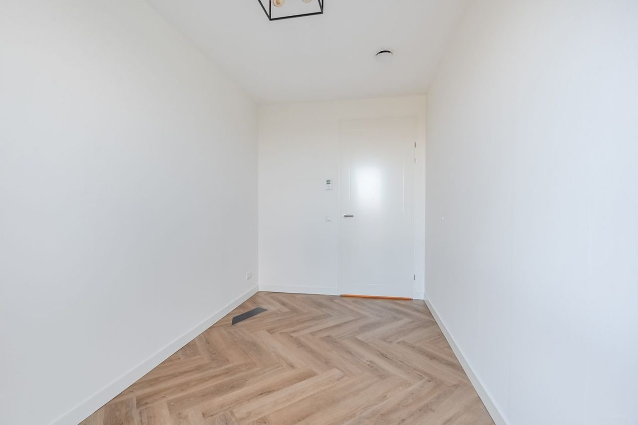 Brand new 145 m² apartment - Image 15