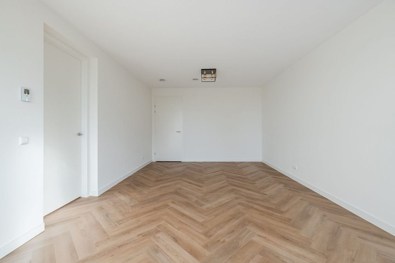 Brand new 145 m² apartment - Image 13