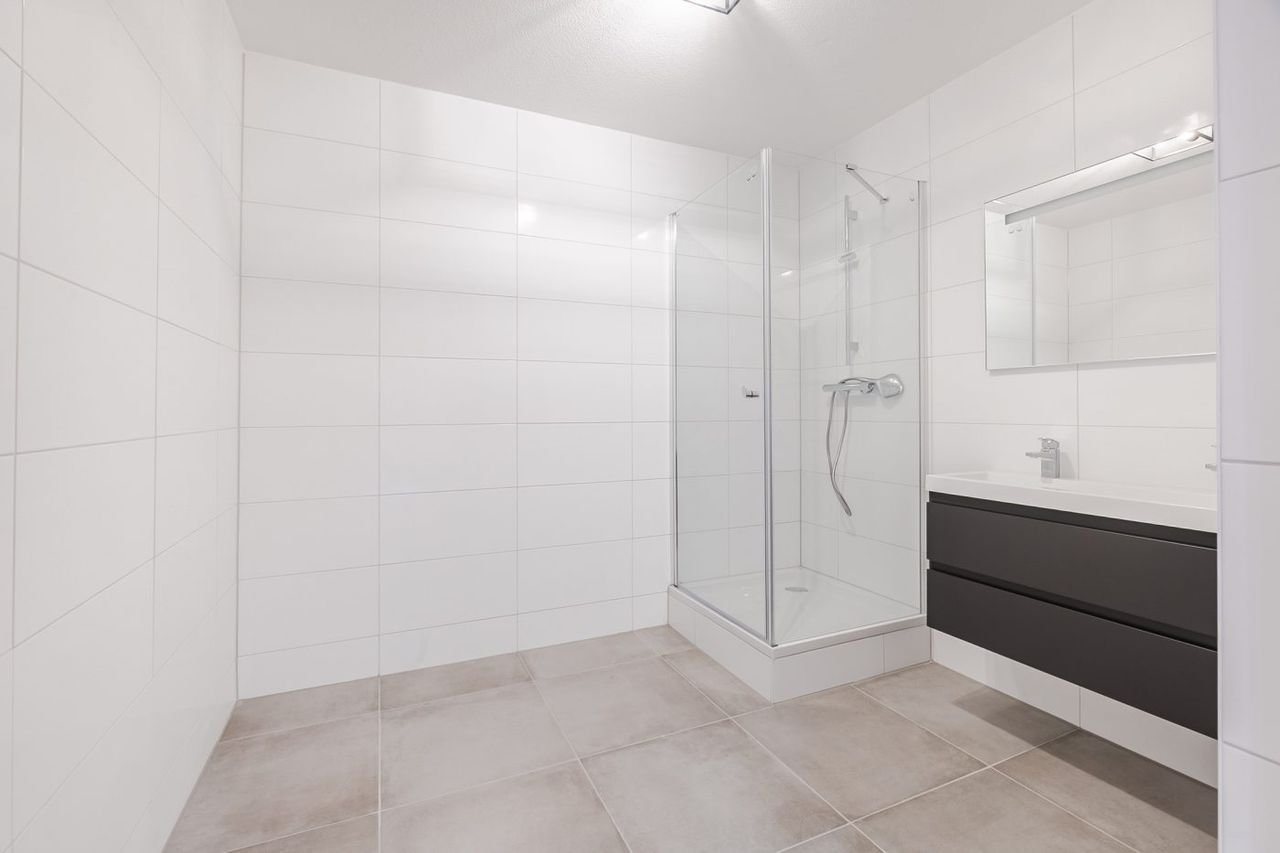 Brand new 145 m² apartment - Image 18