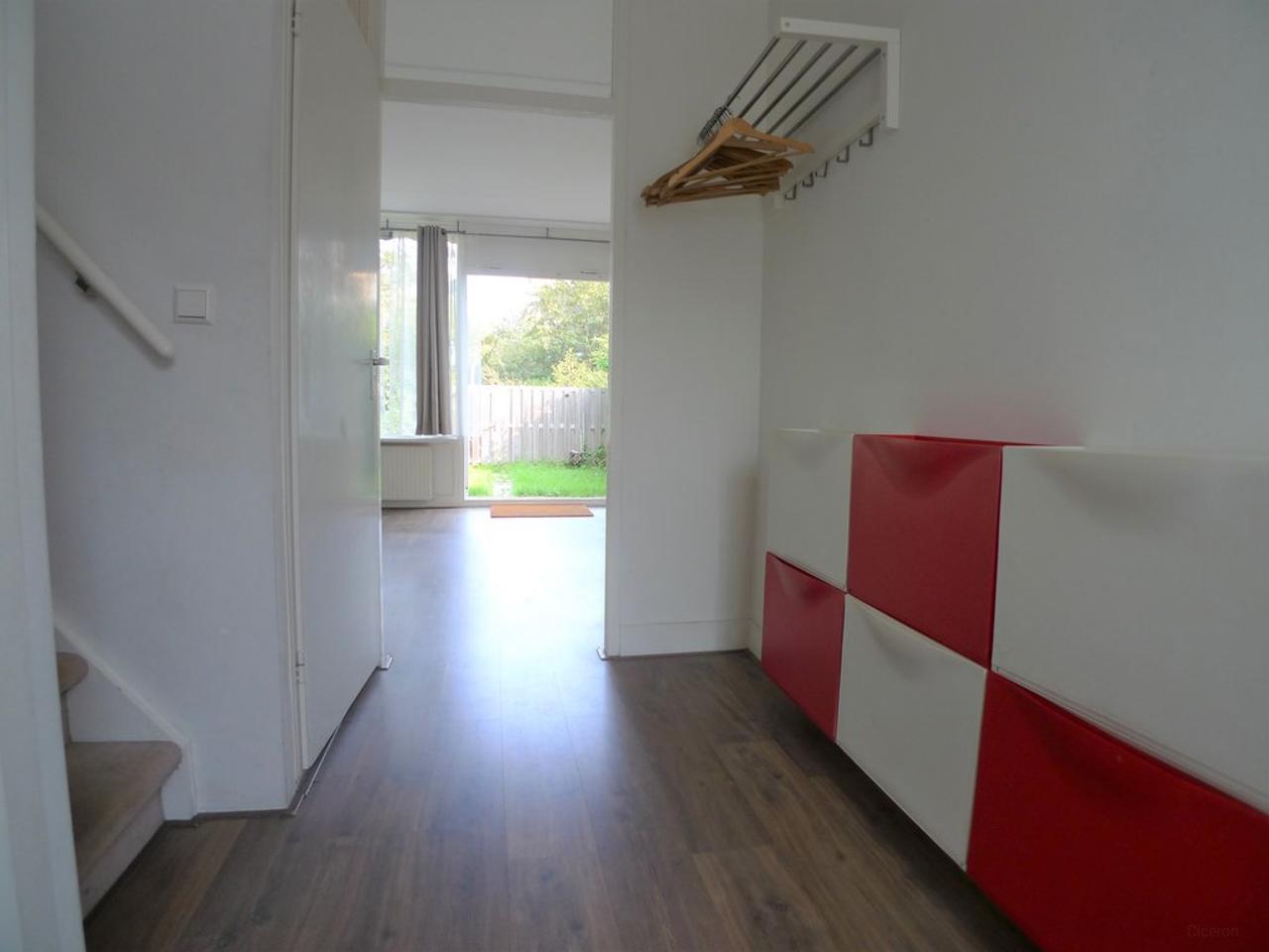 Eengezinswoning met 4 slaapkamers en tuin - Afbeelding 2