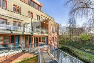 Bright corner apartment (104 m²) in Aalsmeer