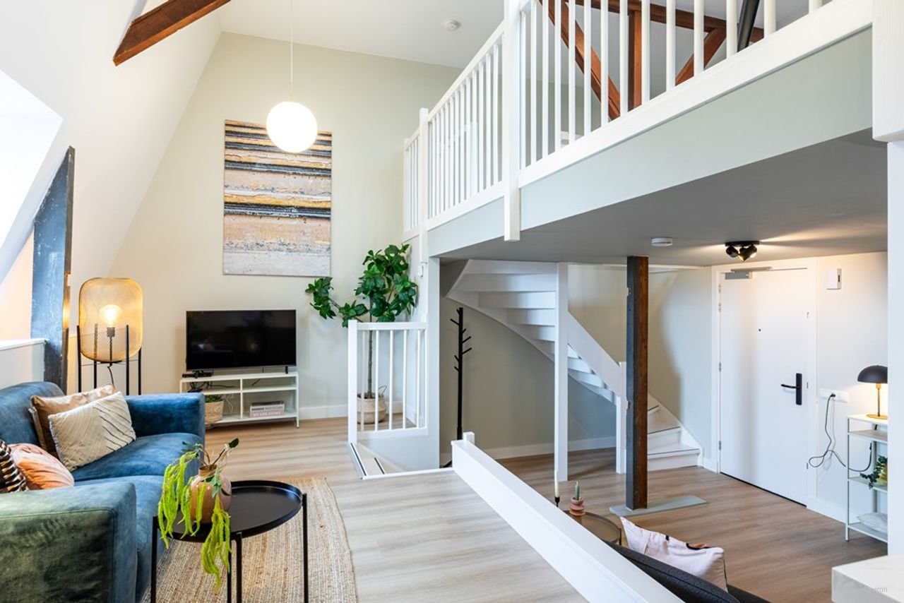 Modern living in the monumental Canisius - Image 10