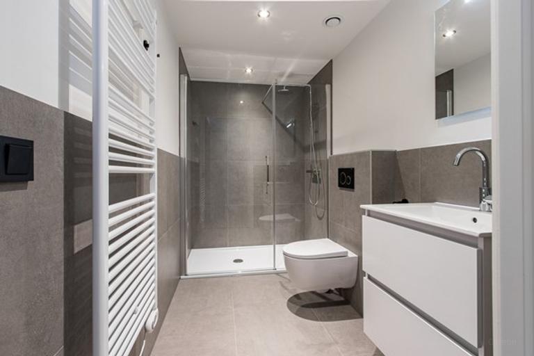 Gemeubileerd appartement met zicht op de kerk - Afbeelding 2