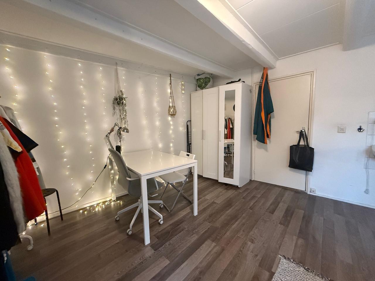 17 m² studentenkamer vlak bij het centrum - Afbeelding 2